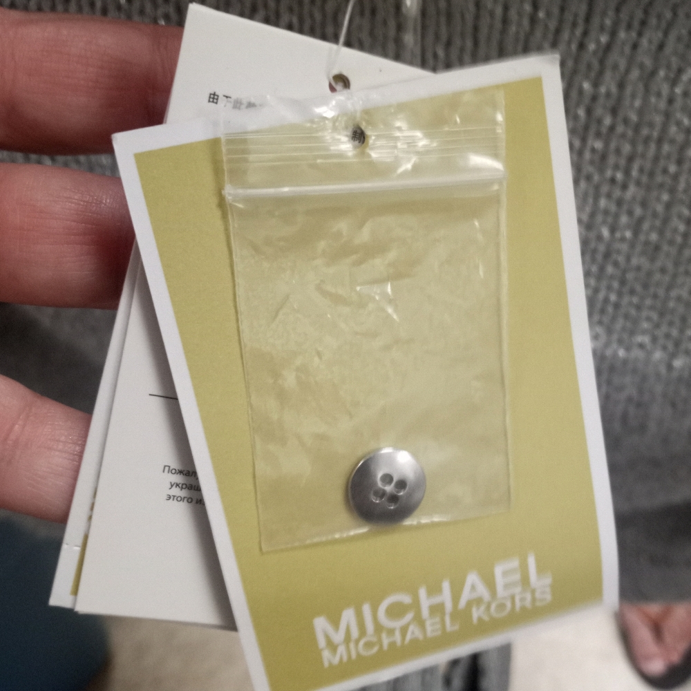 Michael Kors sweater and circle scarf set - Picture 5 of 5